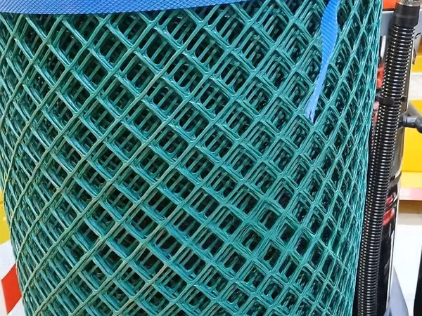 Plastic Flat Net Green 25mtrs ×1.2m