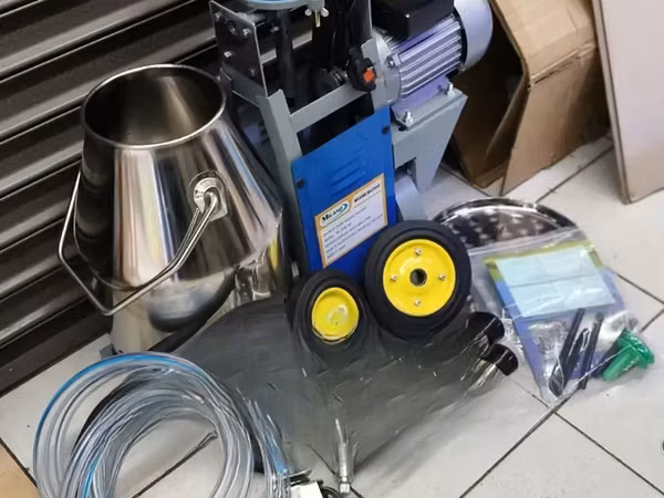Milano Single Milking Machine/Quality Electric Milking Machine