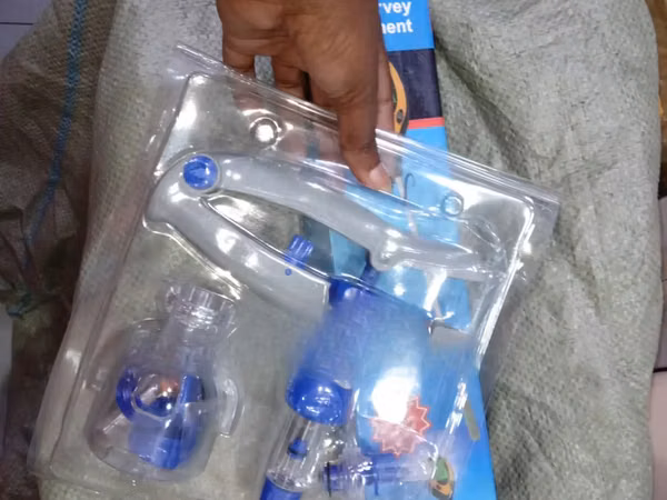 Easy-to-Operate Poultry Vaccinator - 5 Ml