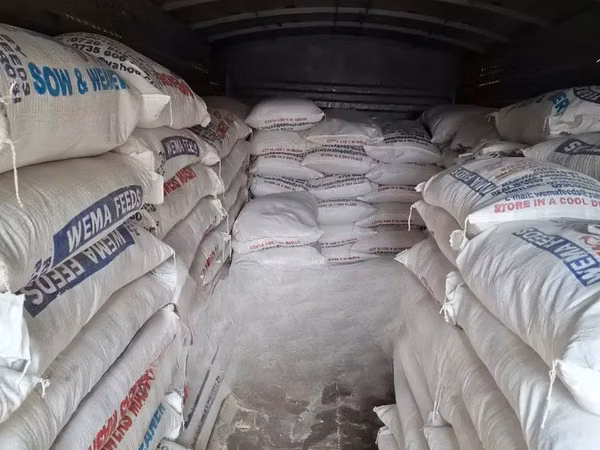 Poultry, Dog, Dairy and Pig Feeds