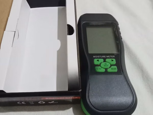 Water Leak Detector/ Moisture Meter